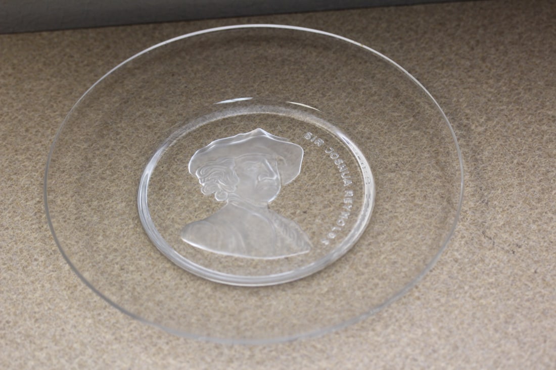 Signed Val St Lambert Crystal Artist Plate: 7 7/8" in diameter