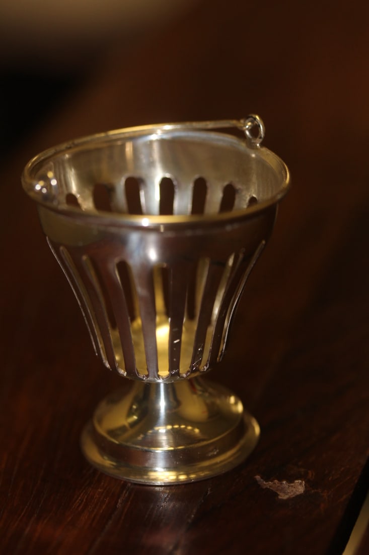 An 800 Silver Reticulated Bucket: marked 835 - miniature, only 2" tall