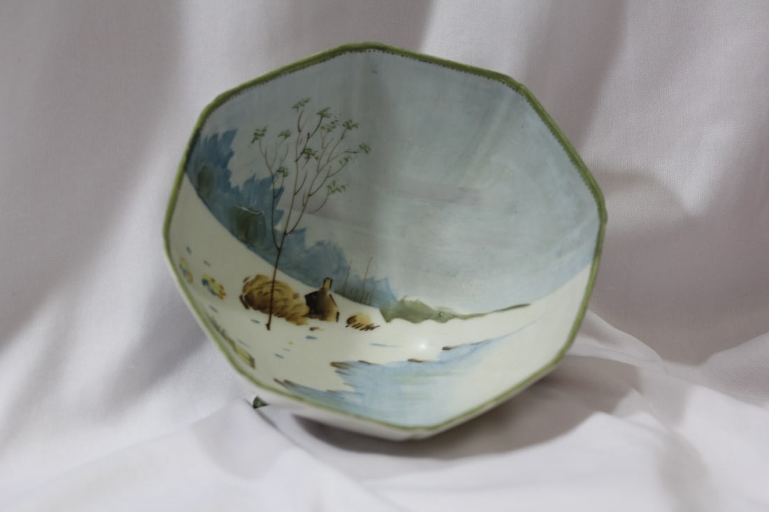 A Handpainted 3-Legged Ceramic Bowl: 5 3/4" in diameter