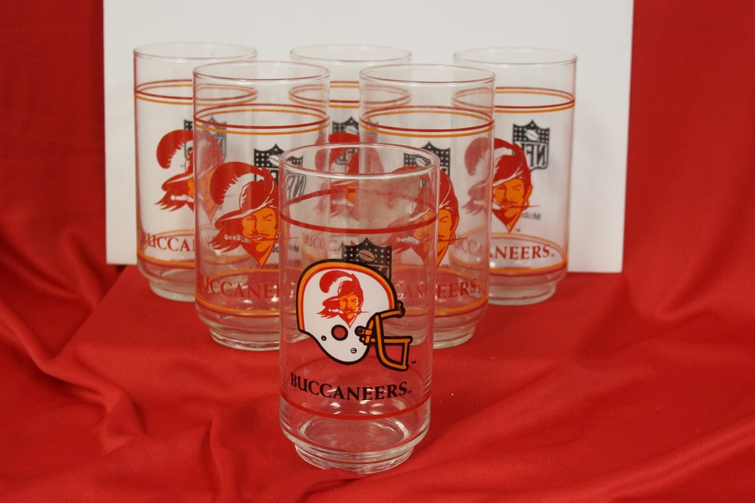 Lot of 6 Buccaneers Glass Thumblers: each 5 1/2" tall