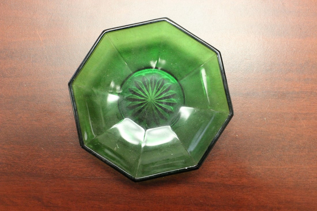 A Green Glass Bowl: 5 7/8" in diameter