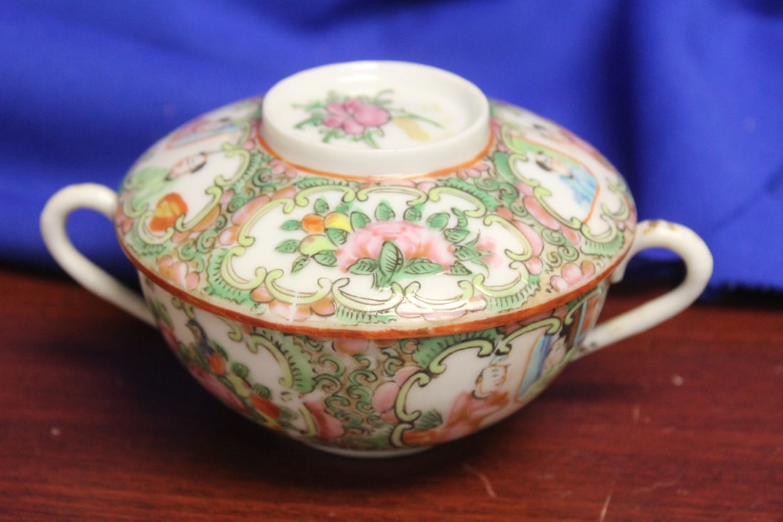 A Chinese Rose Medallion Cup and Lid: thinly made - 19th century - 4 1/2" across