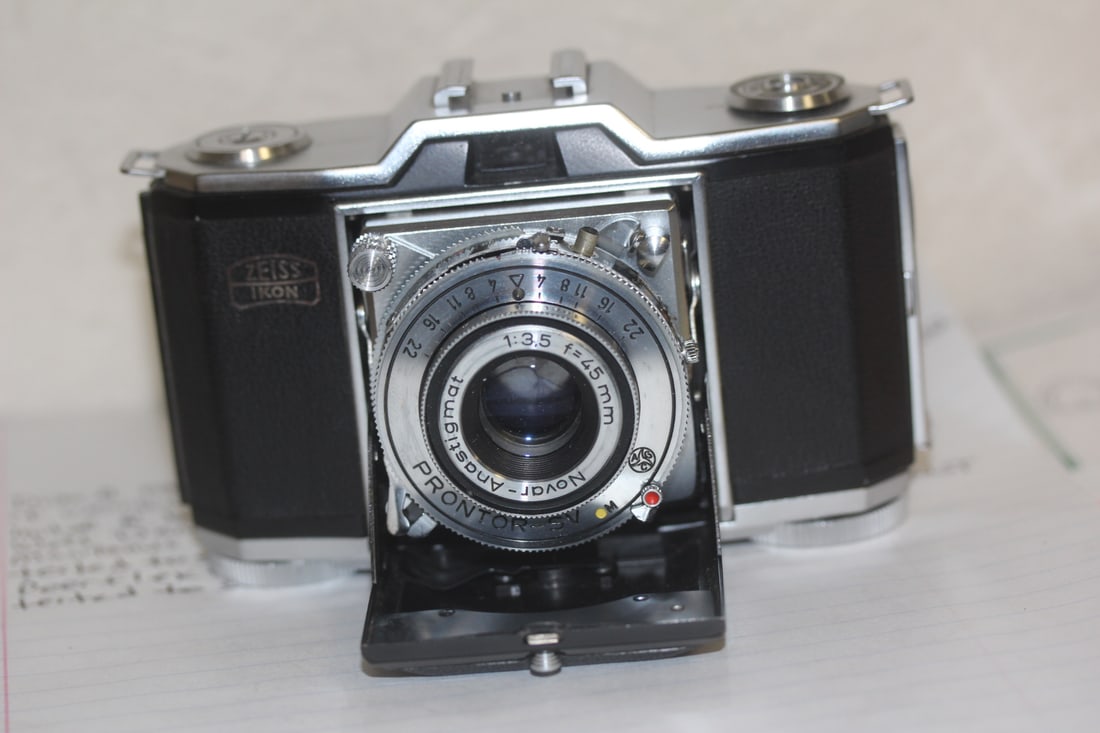 Ikonta / Zeiss Camera: please note: not tested to see if works or not