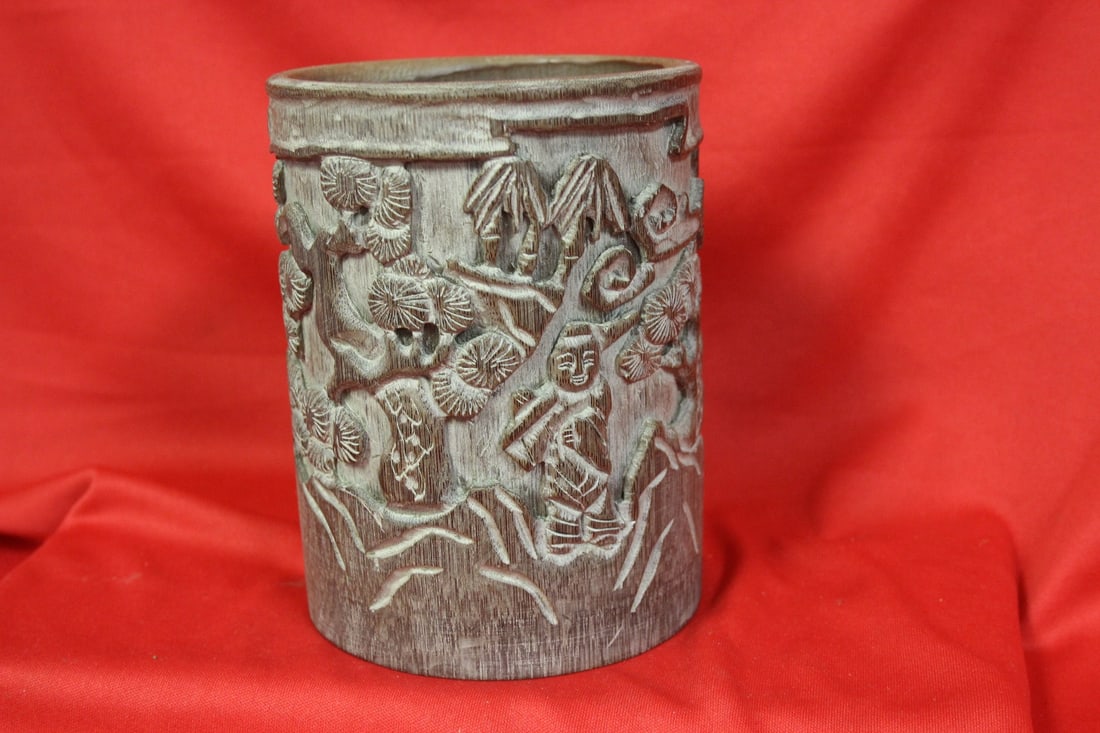 A Vintage/Antique Bamboo Carving Brush Pot: Chinese - 5 1/2" tall