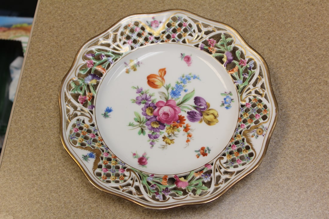 Dresden Reticulated Floral Plate: Schumann Bavaria - 8 3/8" in diameter