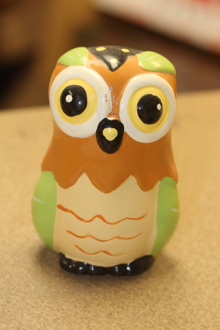 Ceramic Owl Figurine: 4 1/4" tall