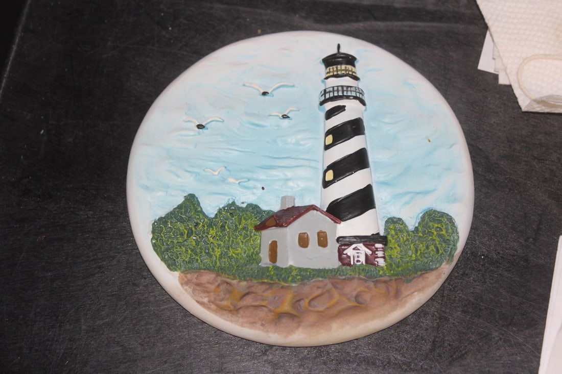 Lighthouse Wall Hanger: 5" in diameter