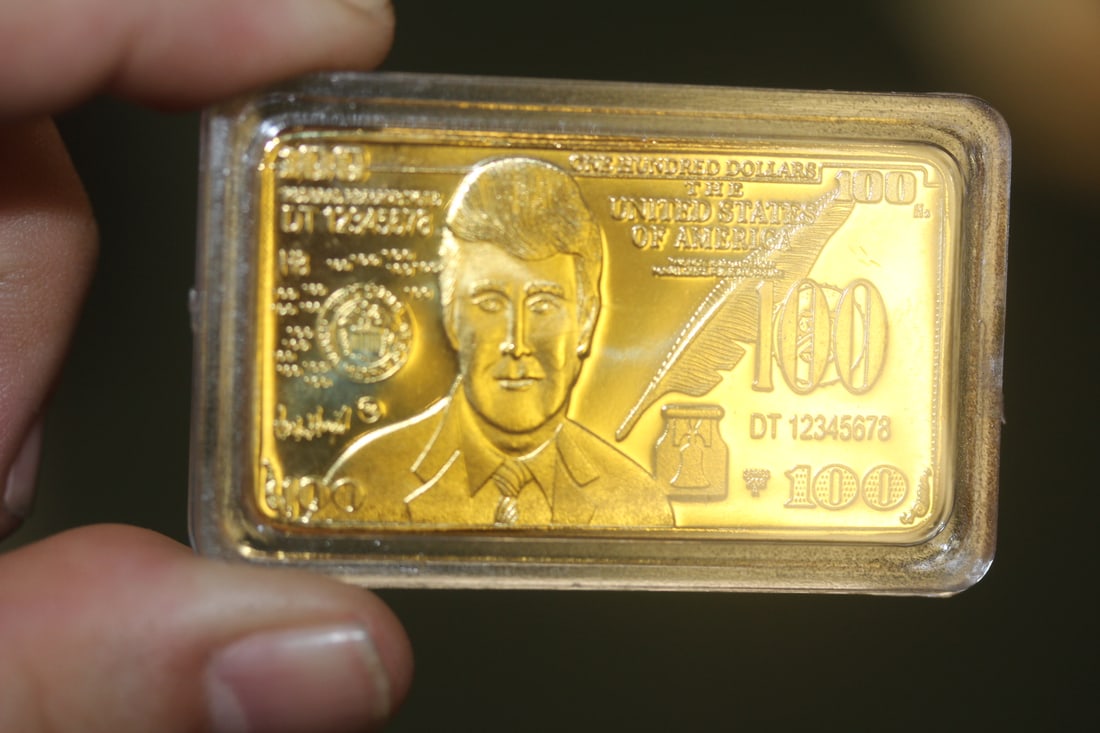 Commemorative Trump Bar: gold plated - clad