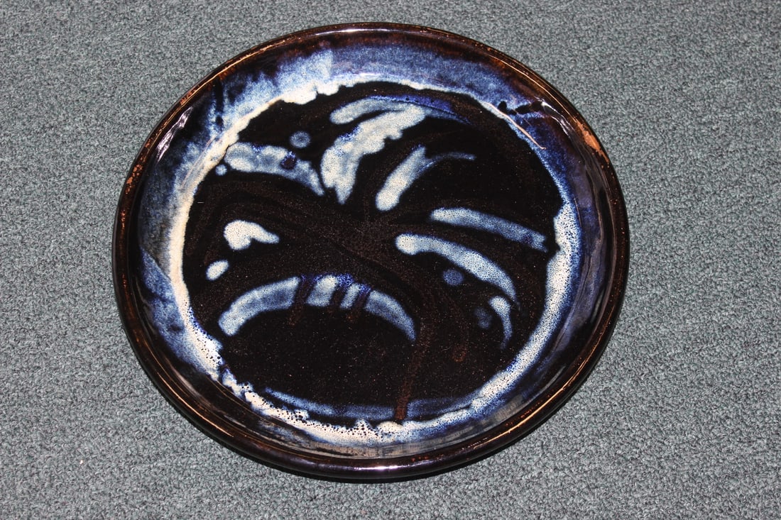 A Signed K.Murray Pottery Tray: Nicely designed - 31 1/4" in diameter