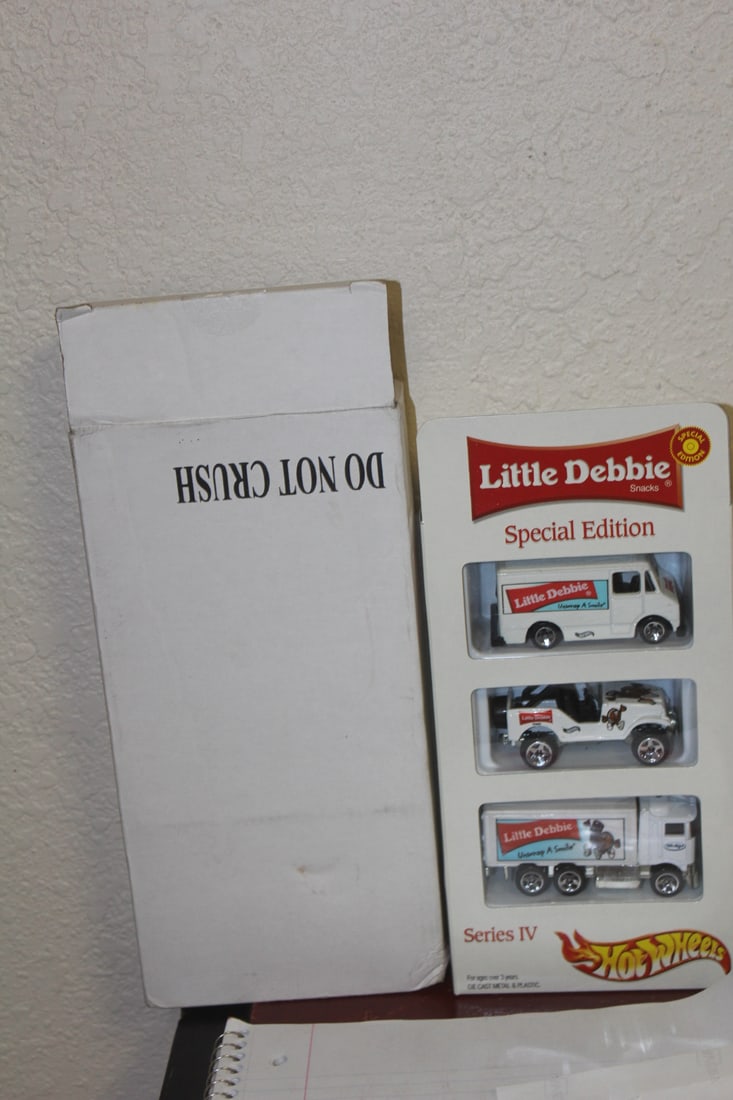 Little Debbie Hot Wheels: set of 3 vehicles - still in box - box measures= 9 1/8" long