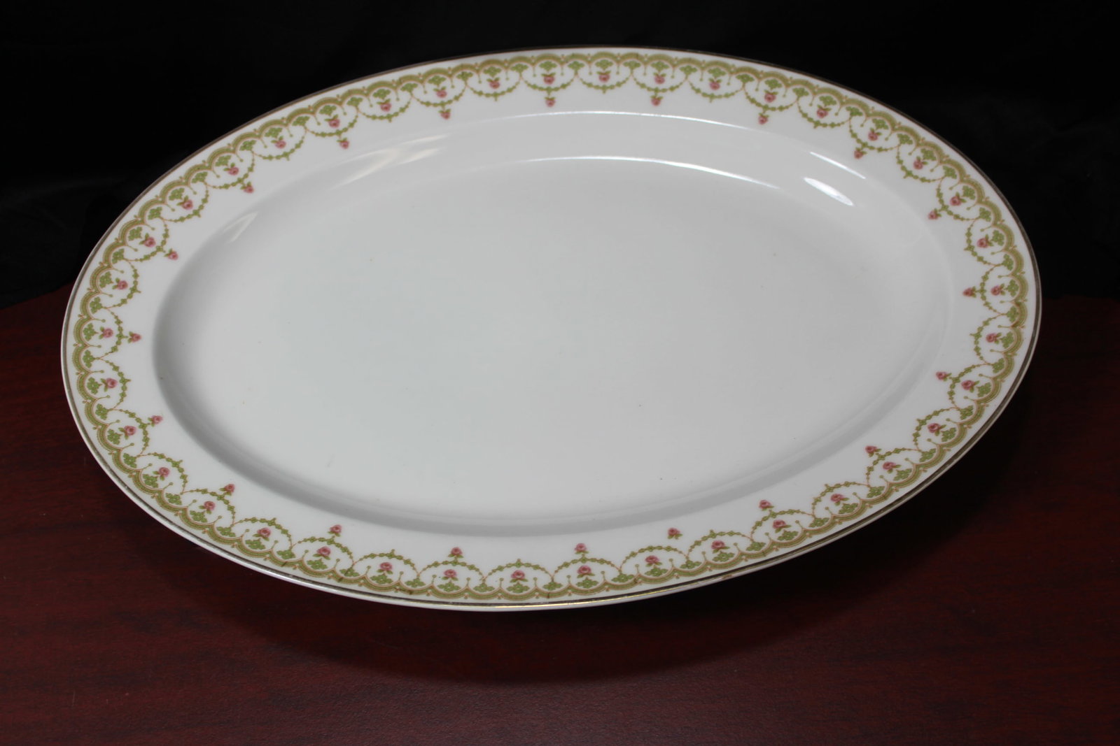 A Theodore Haviland Limoges Platter: 16" in diameter