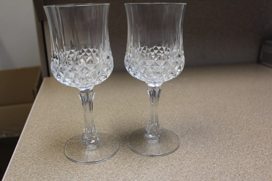 Set of 2 Wine Goblets: 7 1/4" tall