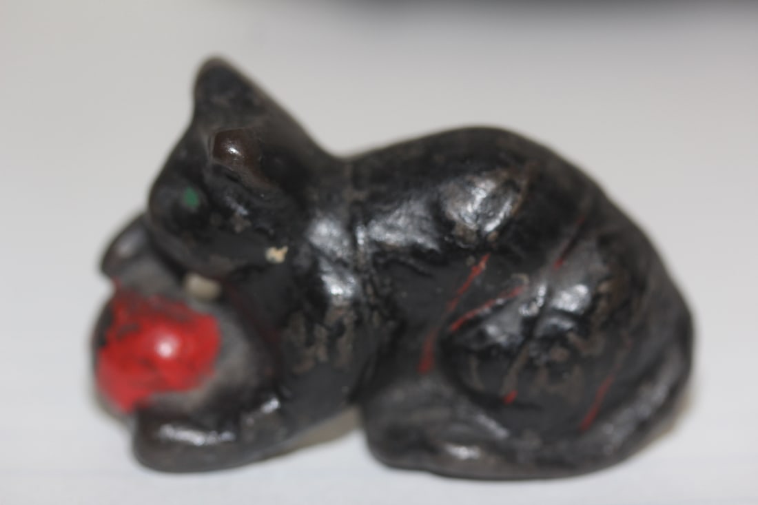 Solid Cast Iron Cat (1 of 5)