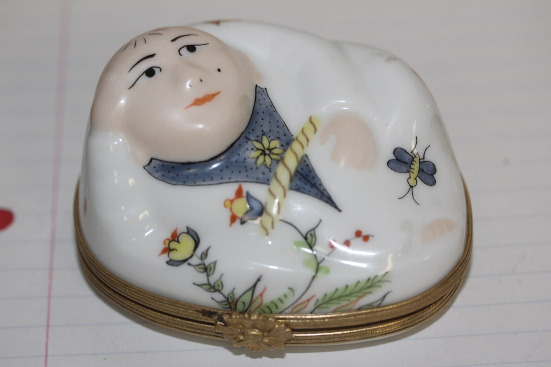 Very Rare Limoges Rochard Trinket Box: hand painted - Rochard Buddha motief trinket box - 2 7/8" across