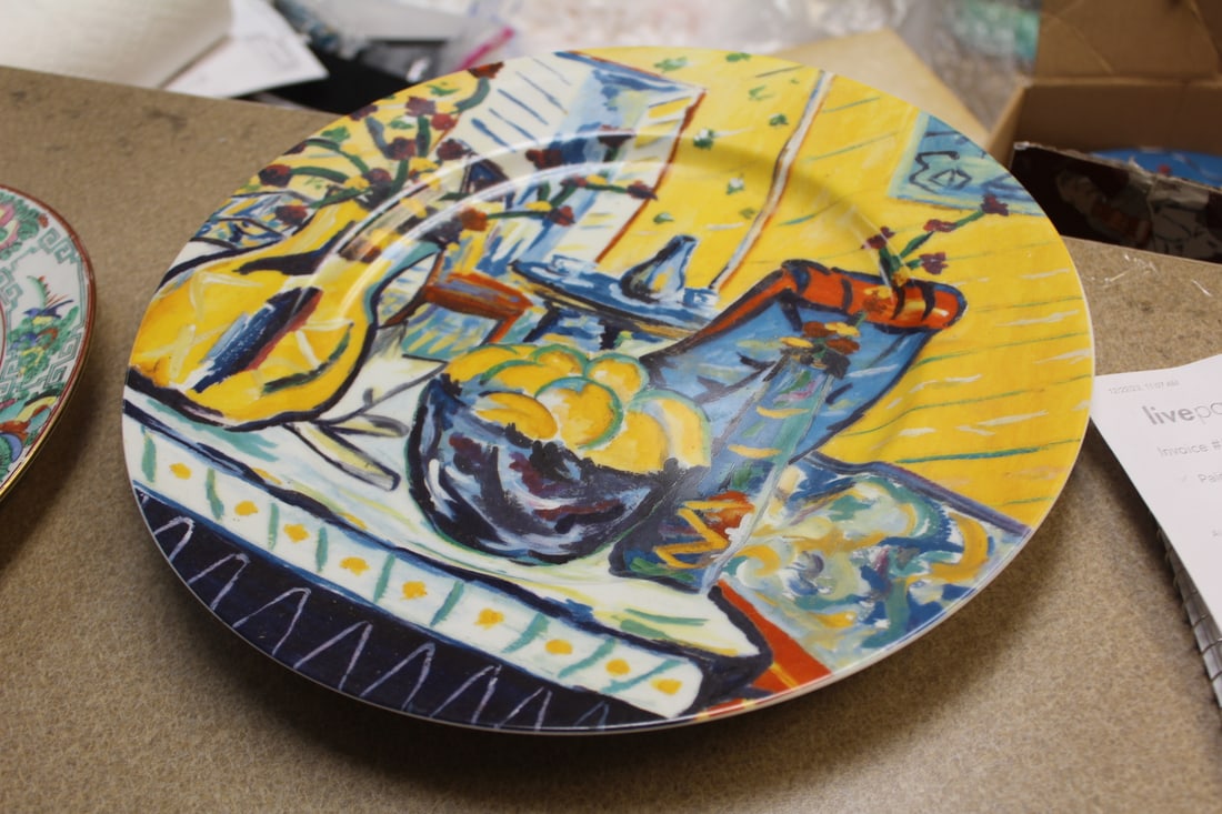 Tony Curtis Decorative Plate: Saturday signature collection - 12 inches in diameter