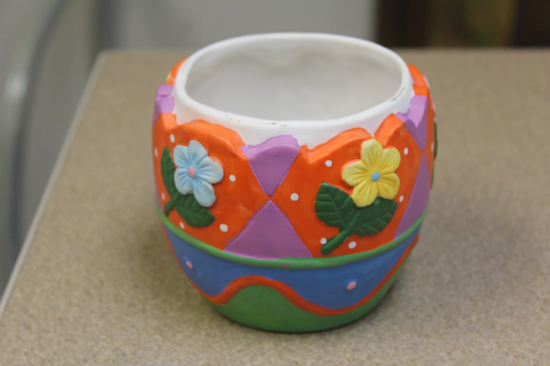 Decorative Ceramic Planter: 3 1/2" tall