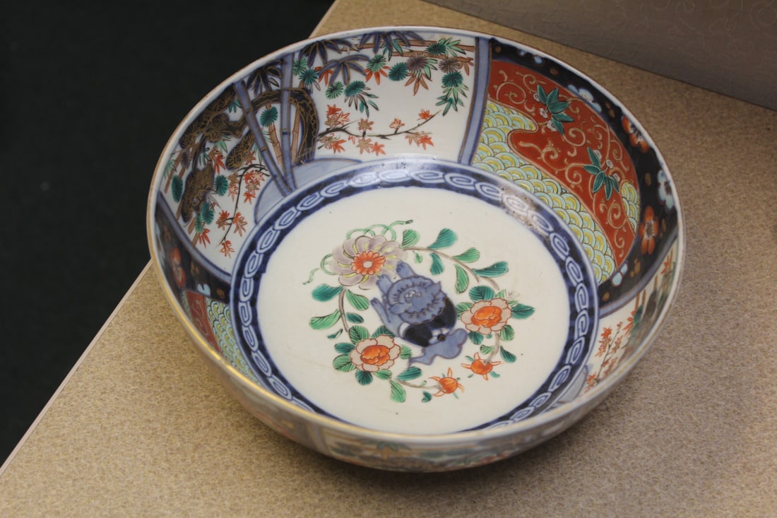 Antique Japanese Imari Bowl: 19th century - signed - 9 1/2" in diameter