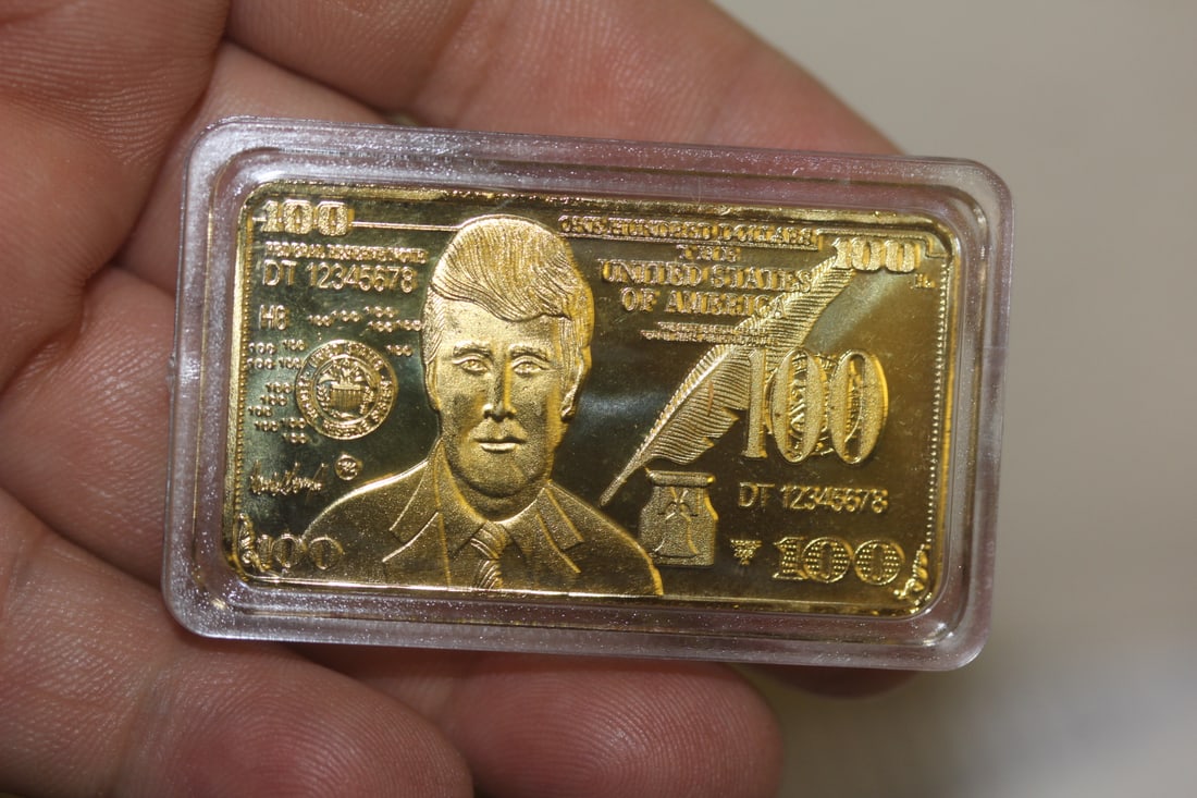 Commemorative Trump Bar (1 of 2)