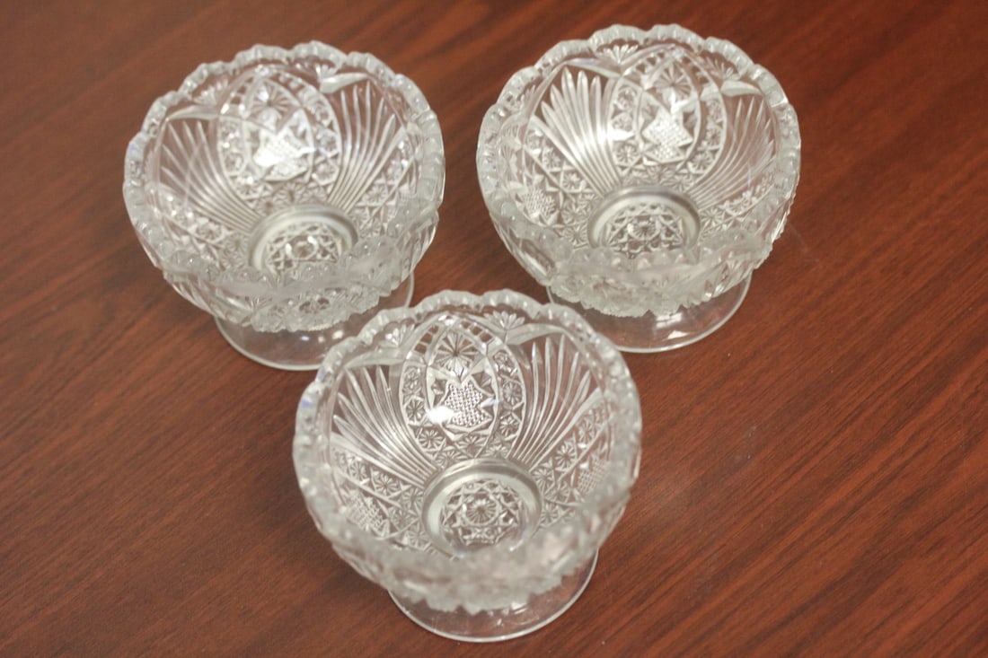 Lot of 3 Pressed Glass Small Bowls: 3 1/4" in diameter