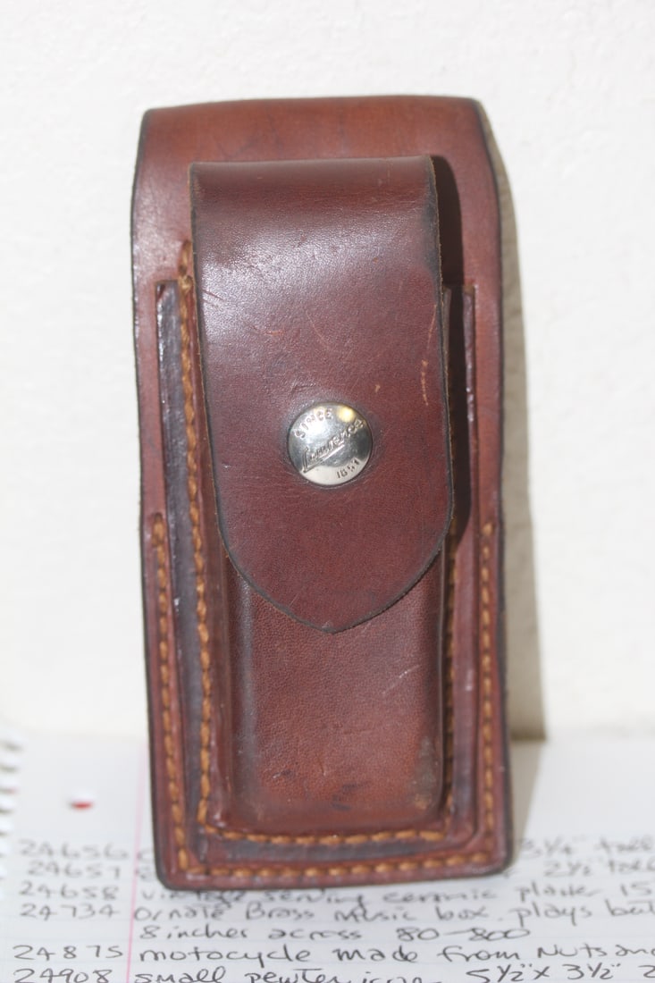 Vintage Leather Bullet Case: as shown