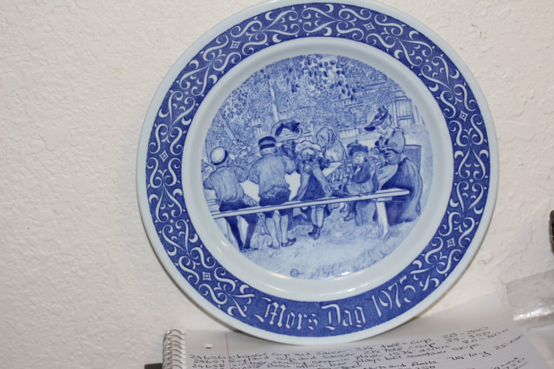 1973 Sweden Mother's Day Plate: 8 1/4" in diameter