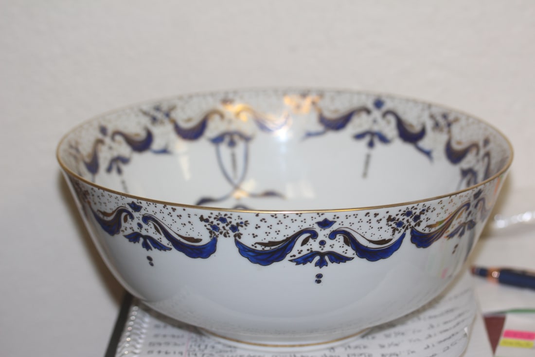 Large Antique Center Bowl: 10 1/4 inches in diameter