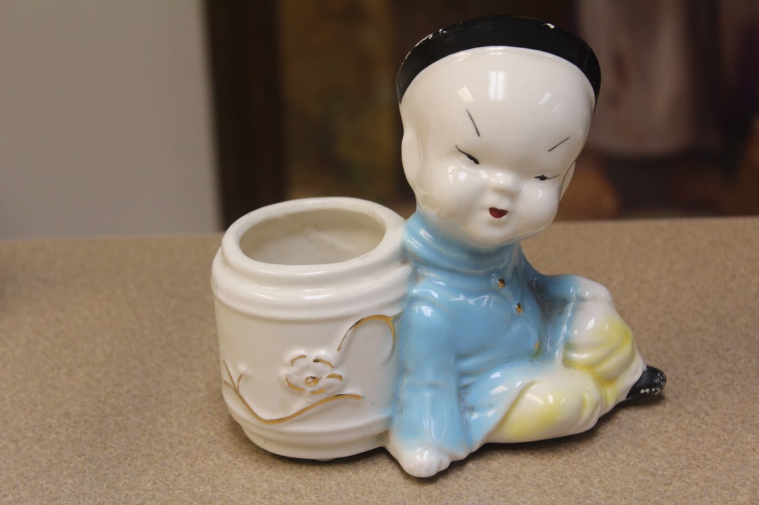 John Lea Oriental Style Ceramic Planter: 5 3/4" across - old