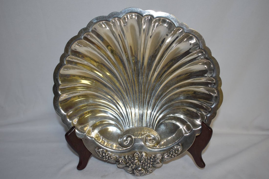 A Seashell Bowl: Cool looking bowl - silver plated - 9" across