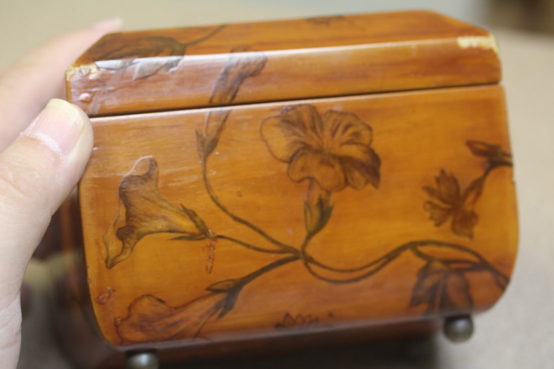 Lacquer Box - 7