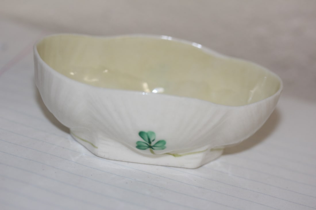 Belleek Salt Container (1 of 4)