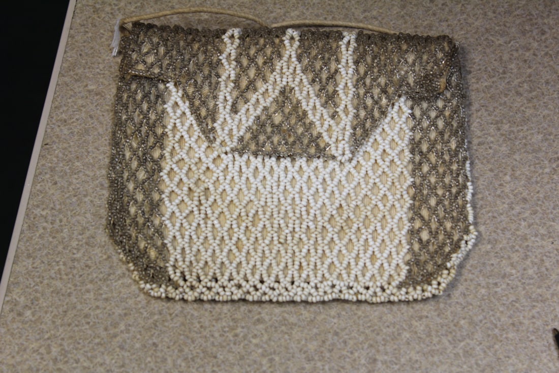 Vintage Beaded Purse: as shown