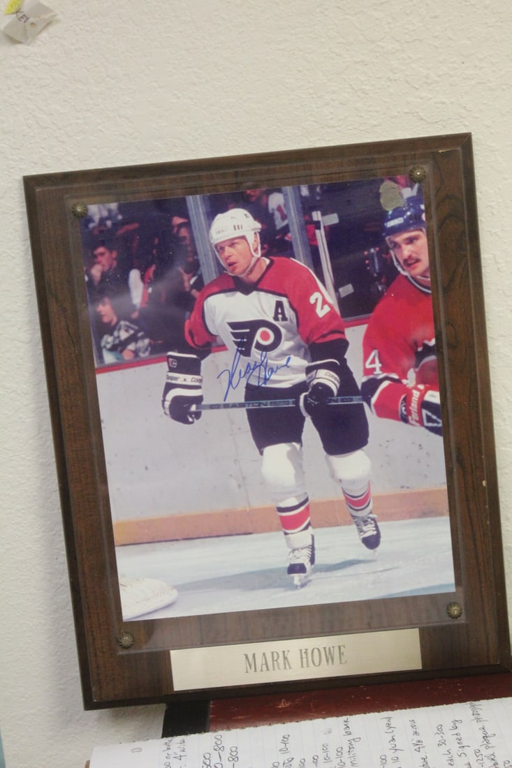 Mark Howe Autograph Photograph Plaque (1 of 5)