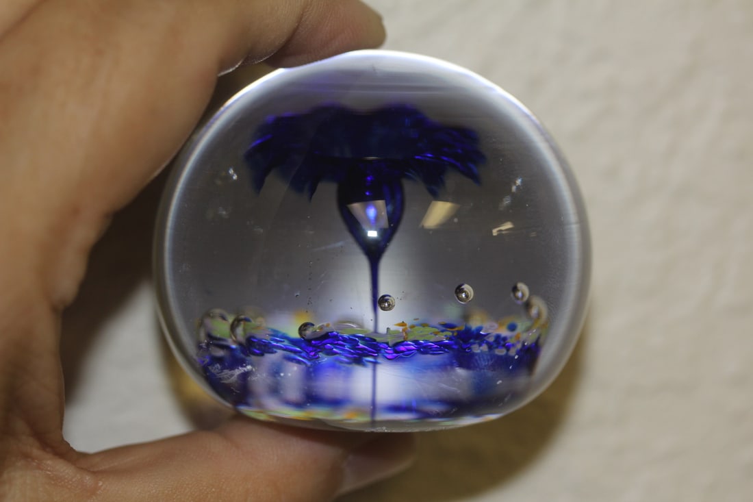 Signed Rochester Folk Art Guild Paperweight (1 of 5)