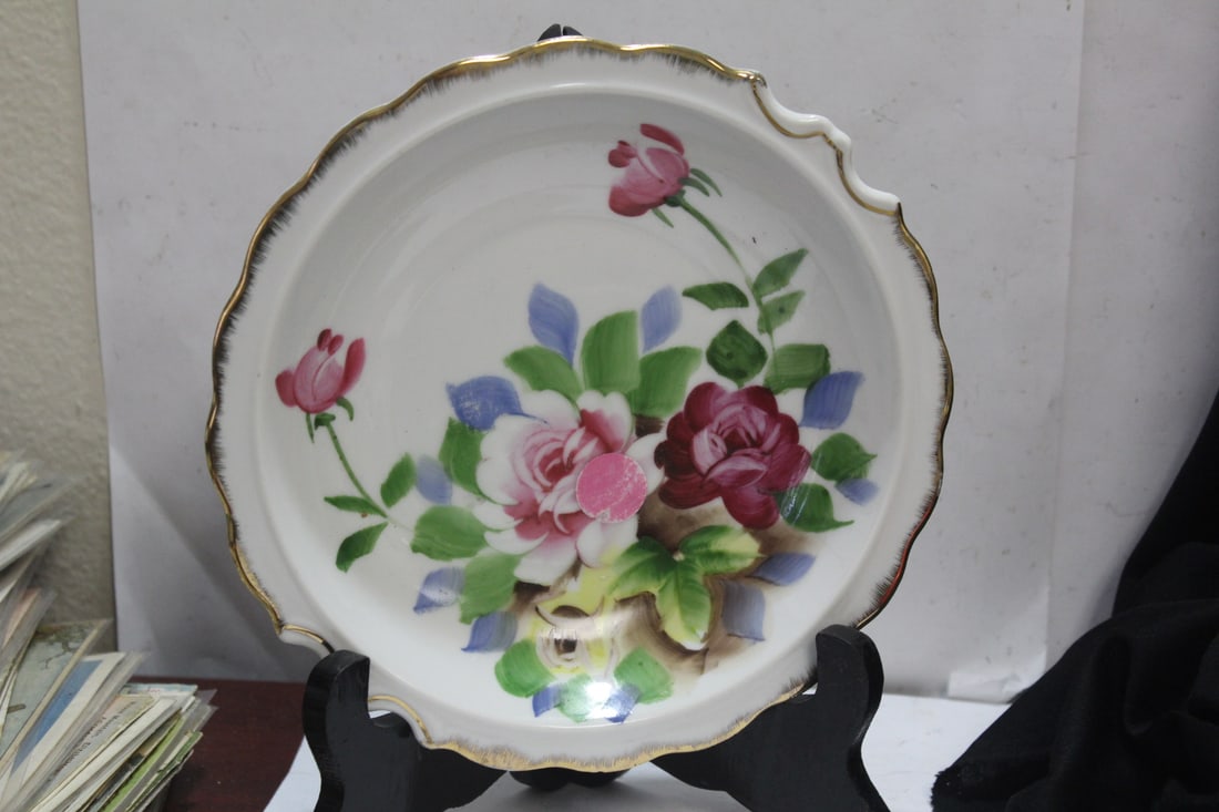 A Ceramic Rose Bowl: 7 1/4" in diameter