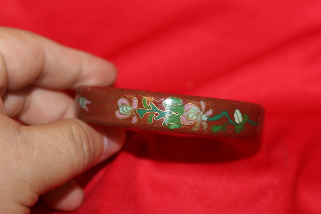 A Cloisonne Bangle Bracelet: 2 5/8" inside diameter