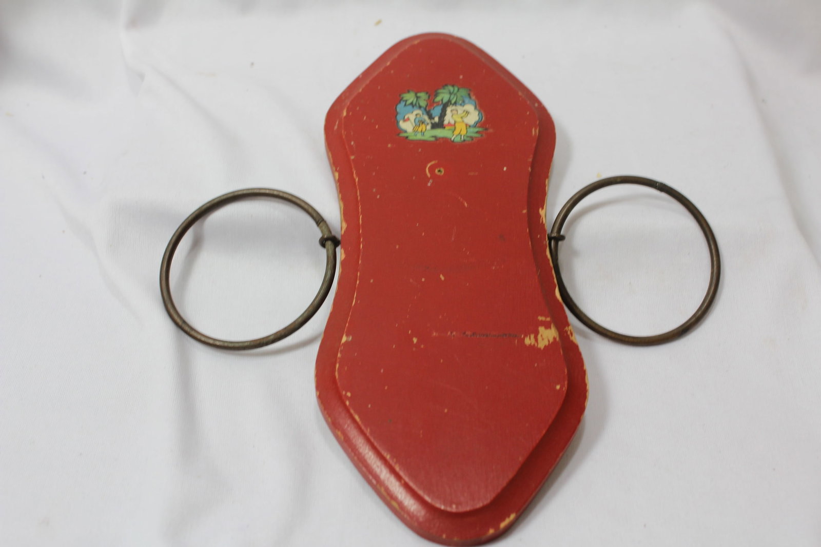 A Vintage Wooden Wall Hanger: 9 1/4" tall