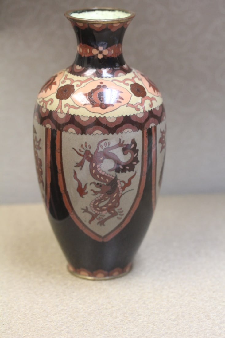 Antique Japanese Cloisonne Vase: 19th century - beautifully designed - 7 1/4" tall