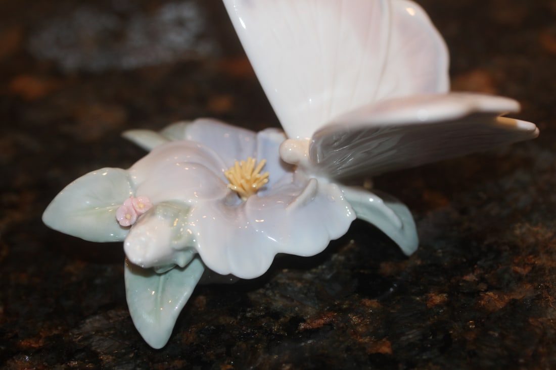 Lladro Butterfly: 4 1/4" across