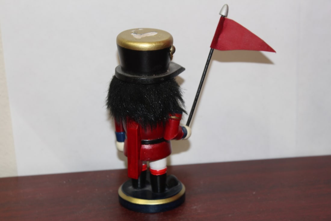 A Nut Cracker - 4