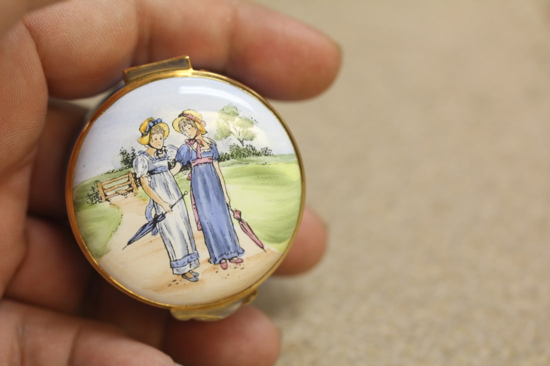 Crummples and Company Enamel Trinket Box: 1 5/8" in diameter - made in England