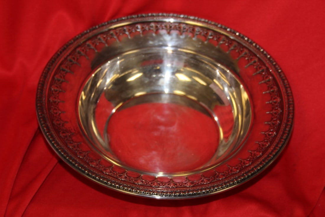An Ornate Silver Plated Bowl (1 of 5)
