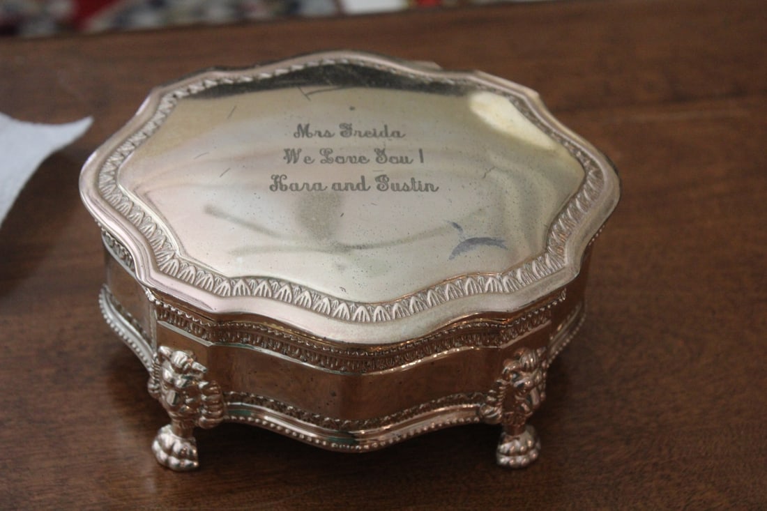 Engraved Silverplate Lion Feet Box: 6 1/4" across