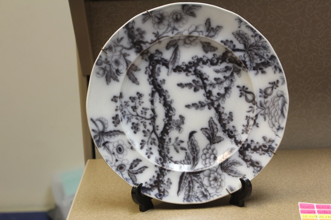 Antique Flow Blue or Flow Black Plate: 19th century - 10 3/8" in diameter