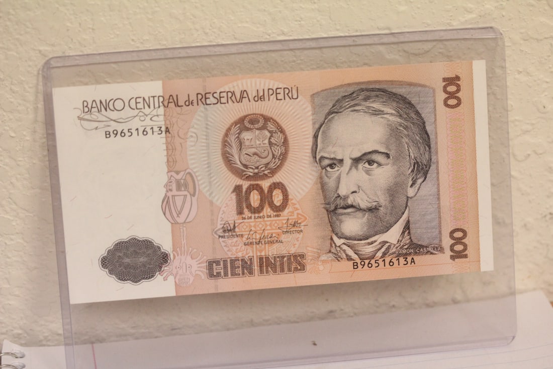 1987 Peru 100 Intis Bank Note: uncirculated