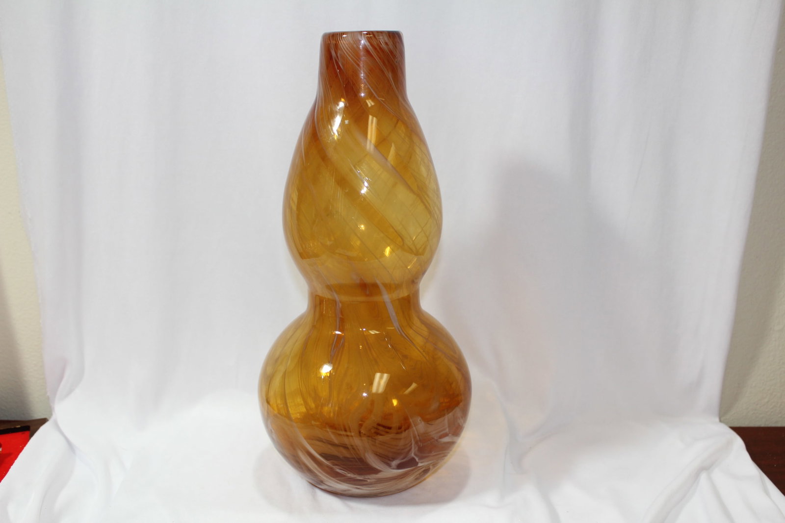 An Art Glass Gourd Shape Vase: 14" tall