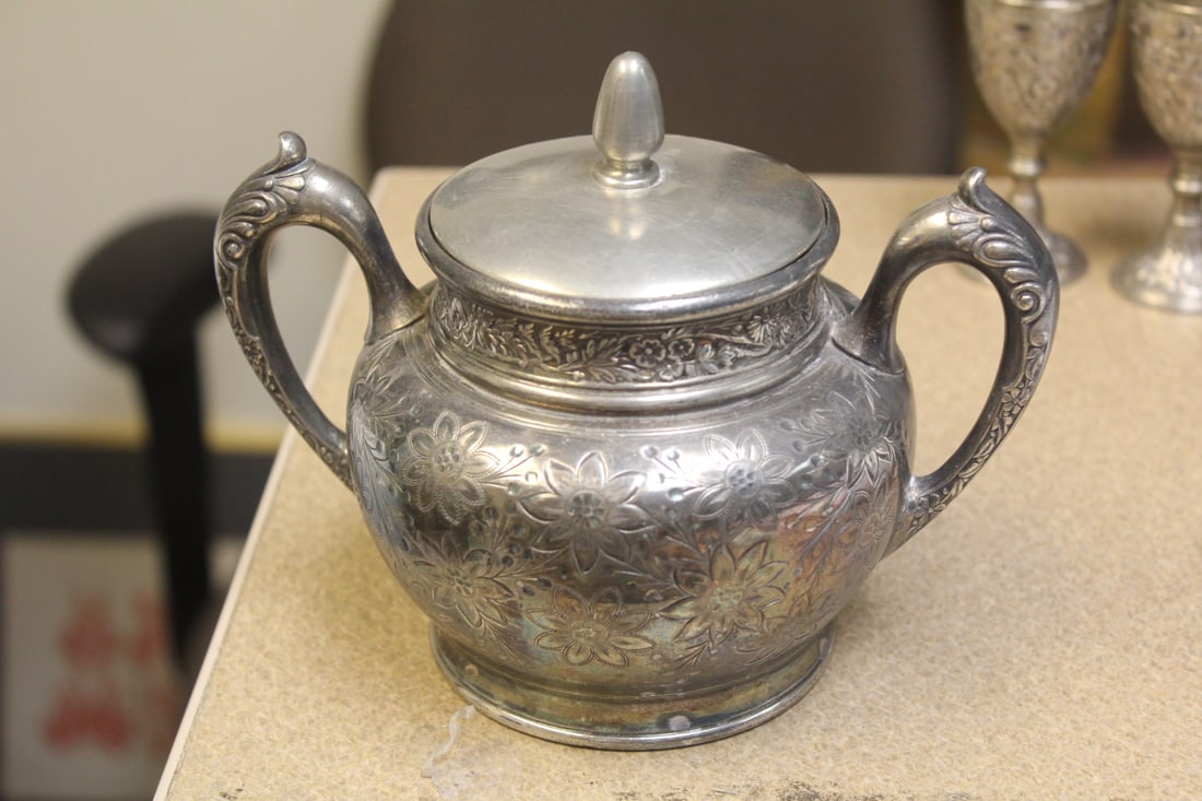 Ornate Silverplate Sugar Container: 6 1/4" across from handle to handle