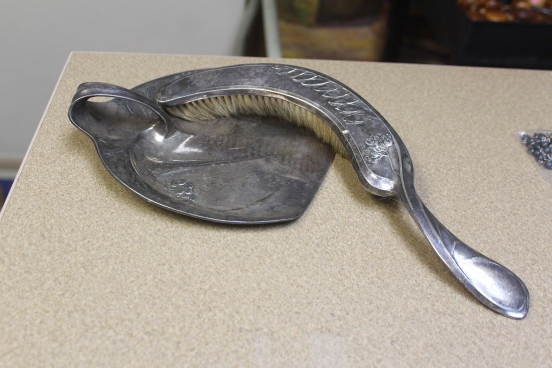 Art Nuveau era crumb catcher and brush: brush= possibly horse hair, straight line measurement= 12" long
