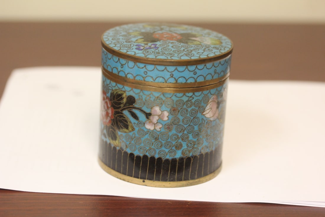 A Chinese Cloisonne Cylinder Container (1 of 8)