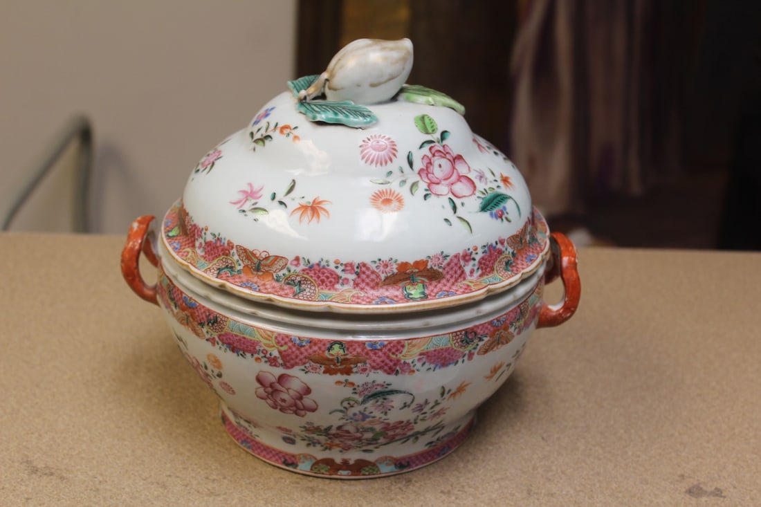 Antique Chinese Export Taureen: 18th or 19th century - please note: underchips as shown, but not noticeable when lidded - please check out all images for conditioning - 9" tall by 8 1/4" wide