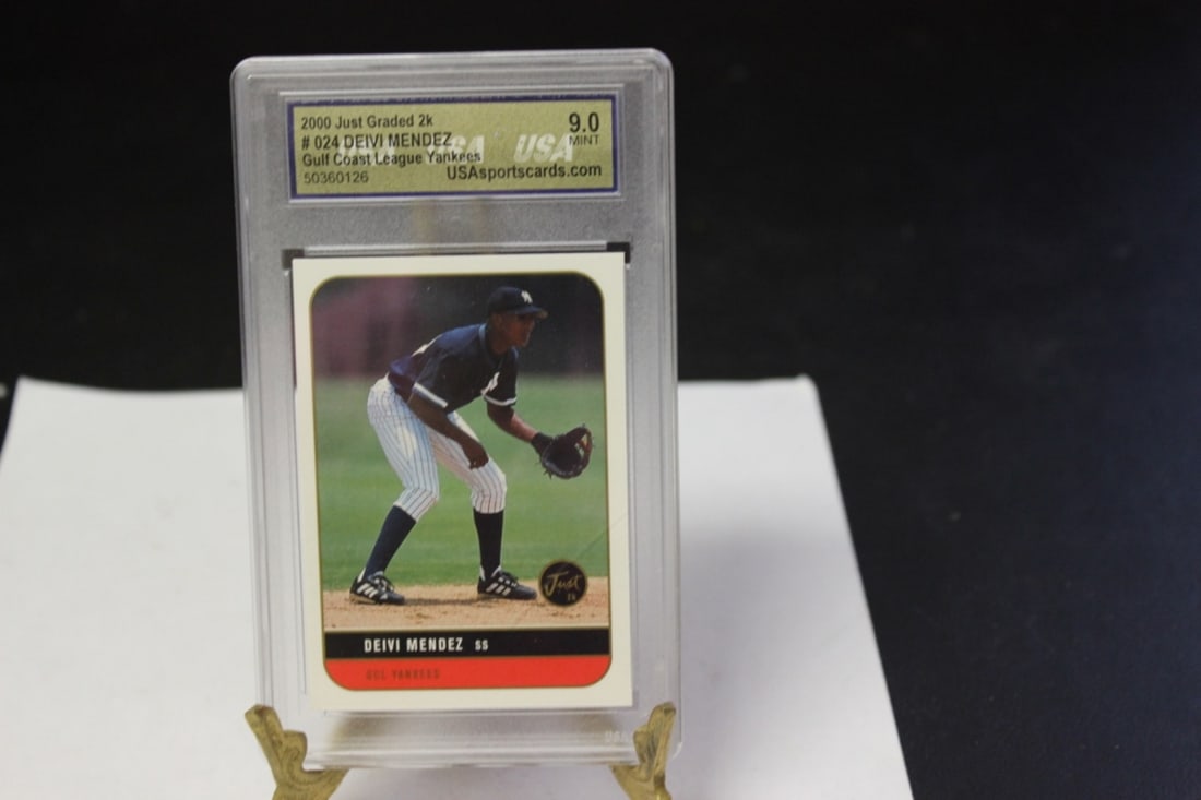 A Graded Deivi Mendez Baseball Card: As shown on photos